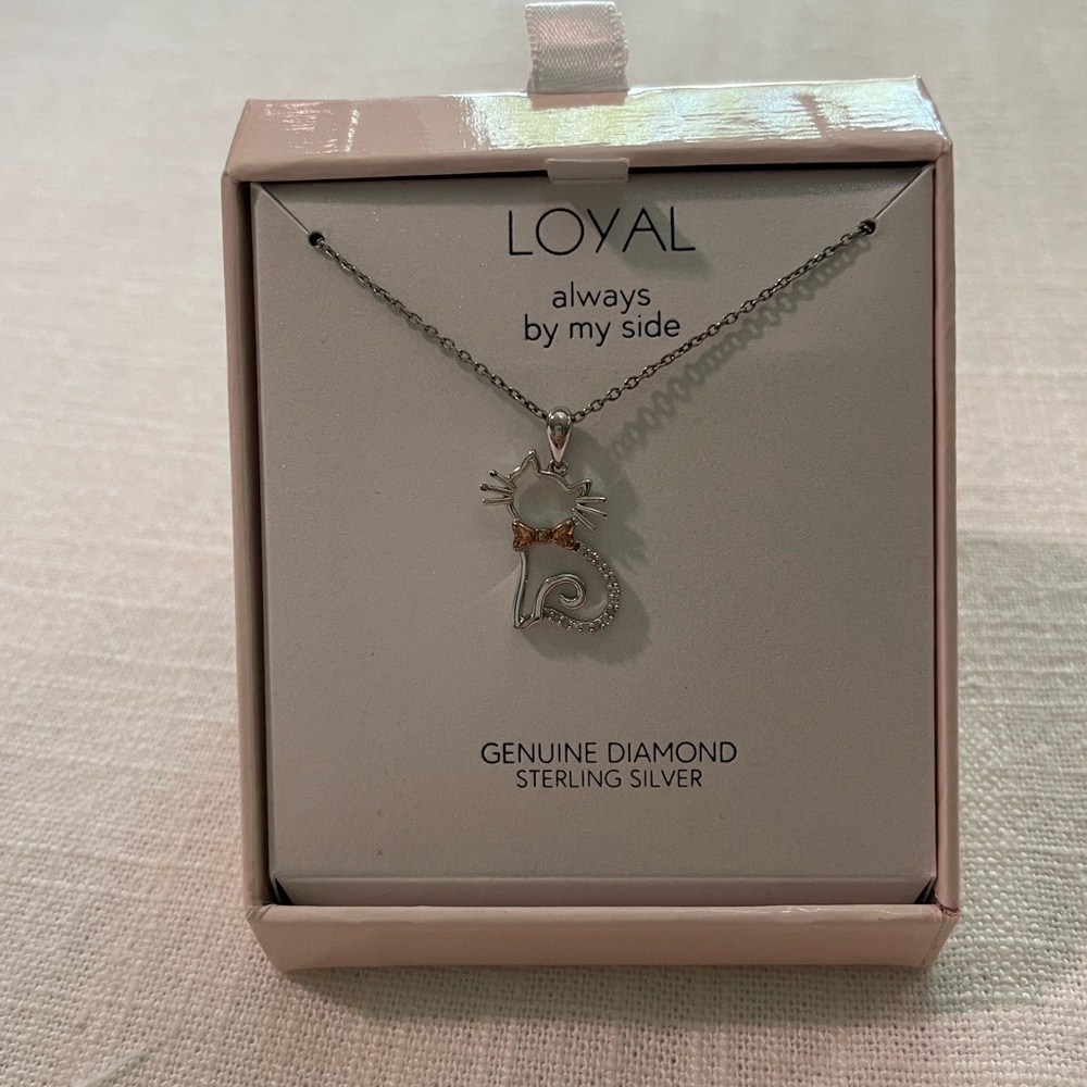 Genuine diamond cat necklace